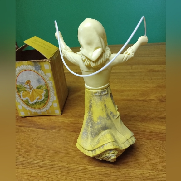 Avon Roses, Roses Cologne 4oz FULL Girl Jumping Rope with box - Picture 3 of 16